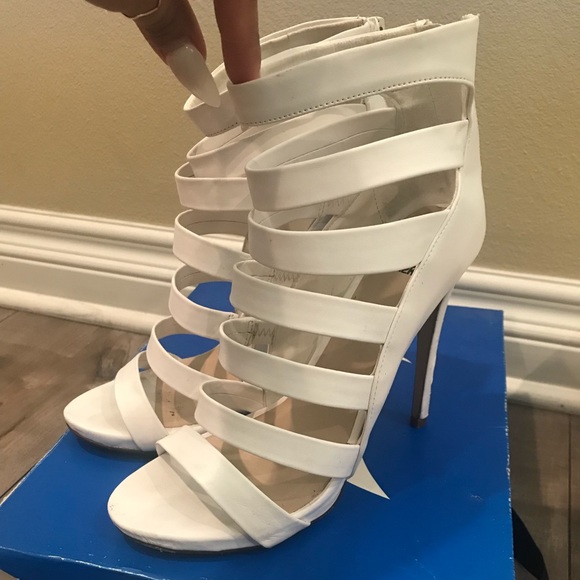 Strappy heels - Picture 3 of 3